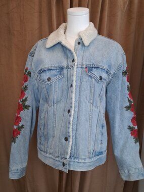 Levi Strauss & Co - Fleece Lined Denim Rose Jacket Size M